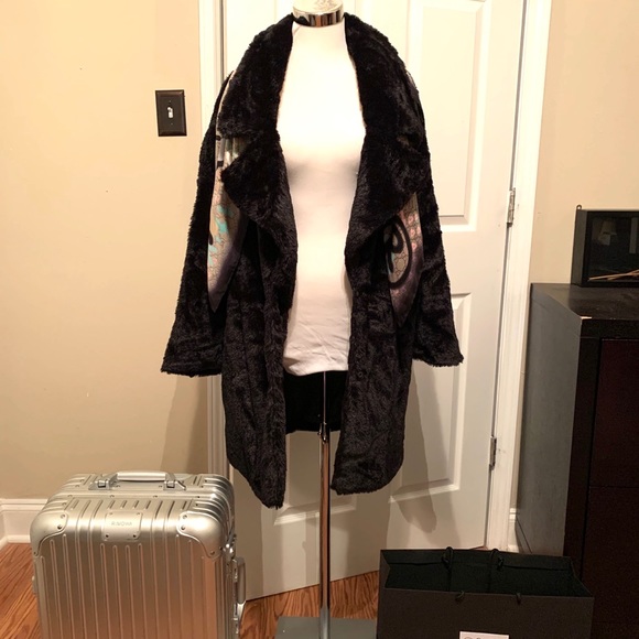 🚨SALE🎉{One Left Small} Vegan Fur Black Coat - Picture 6 of 9